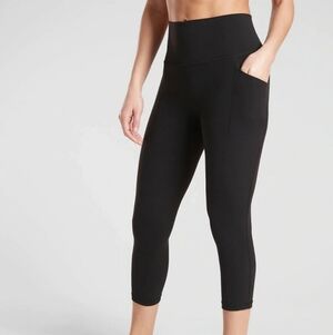 ATHLETA Salutation Stash High Rise pocket II Capri - M / P